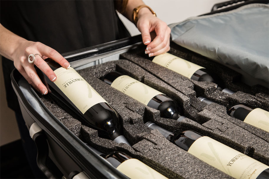 Placing wine bottles into the VinGardeValise